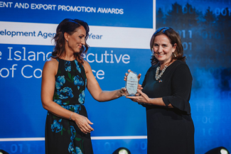 Secretary Tanner receiving an award